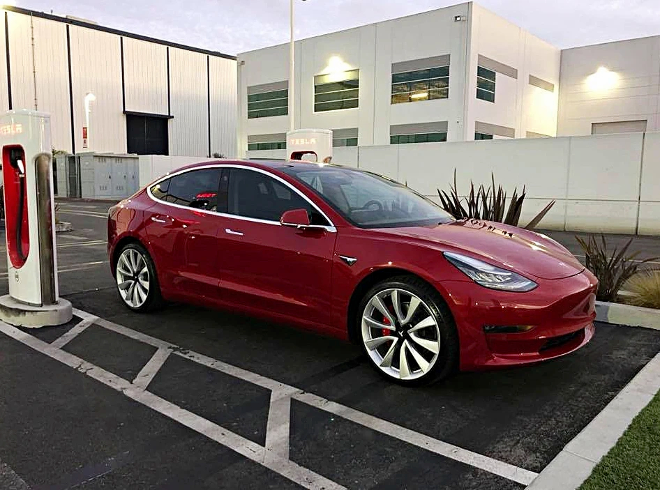 Verschillende goederen artikel Naar boven Tesla Model 3 Performance uitvoering | MisterGreen